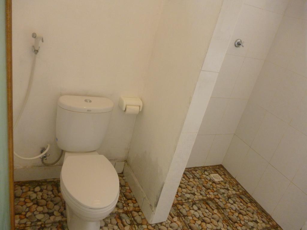 Dewi Garden Guesthouse Kuta  Luaran gambar