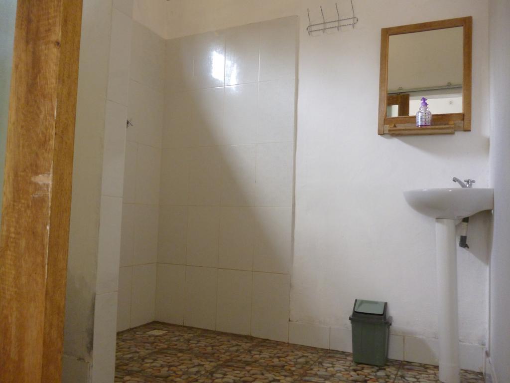 Dewi Garden Guesthouse Kuta  Luaran gambar